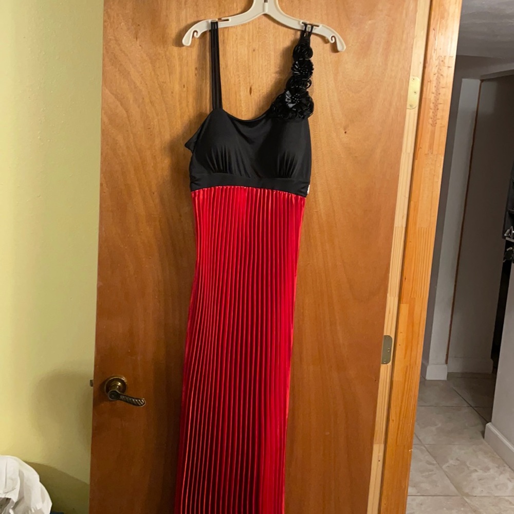 Georgiou Studio new Beautiful red and black evening gown (mlb-tp)